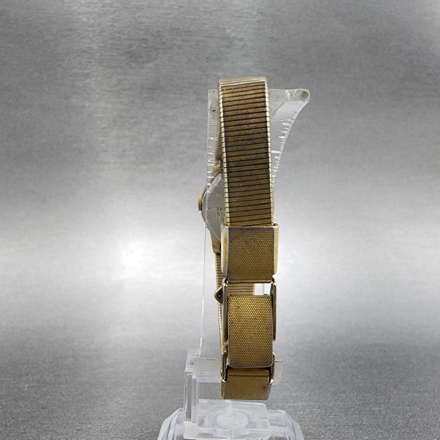 Seiko Watch Women 17mm Gold Dial Gold Tone Oval 1400-5219 New Battery VTG