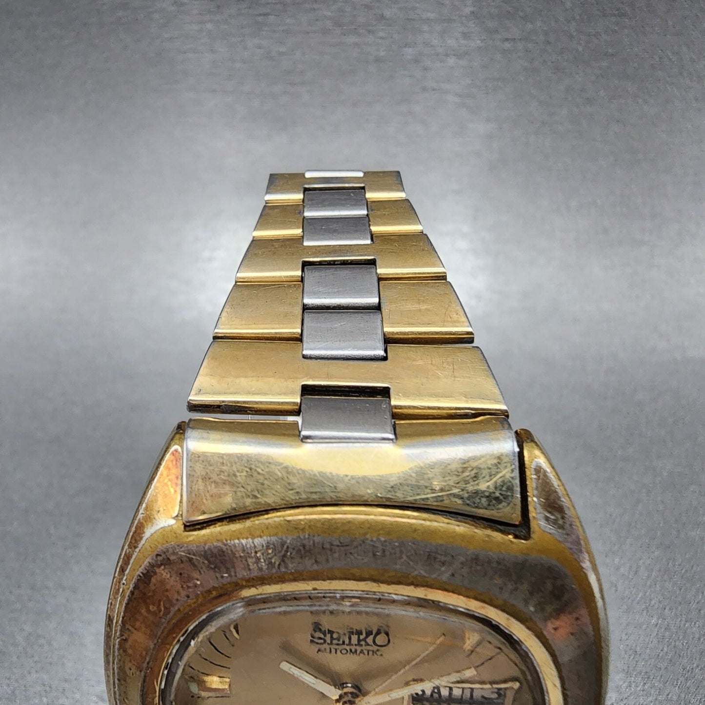 Seiko Automatic Watch Men 39mm Gold Dial Gold Tone Daydate Oval 7006-5009 Runs