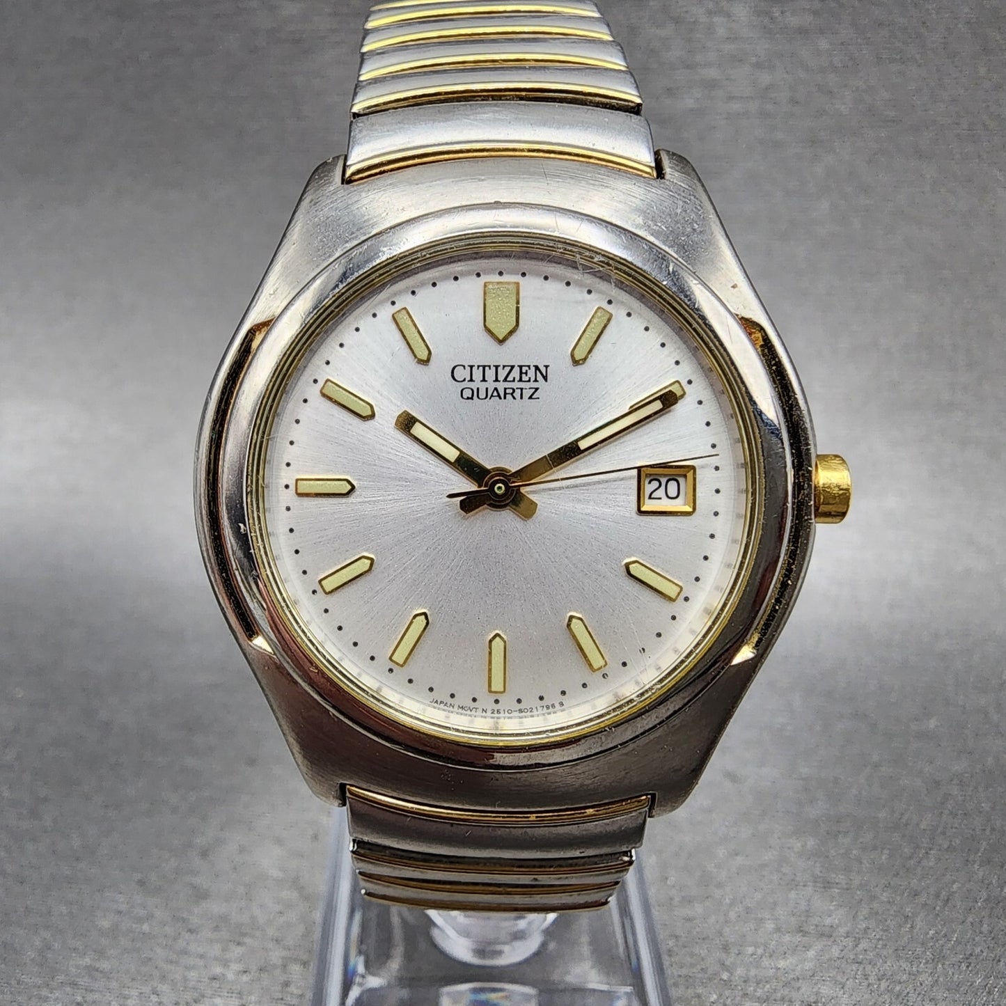 Citizen Watch Men 36mm Silver Dial Two Tone Date Round 2510-S011604 New Battery