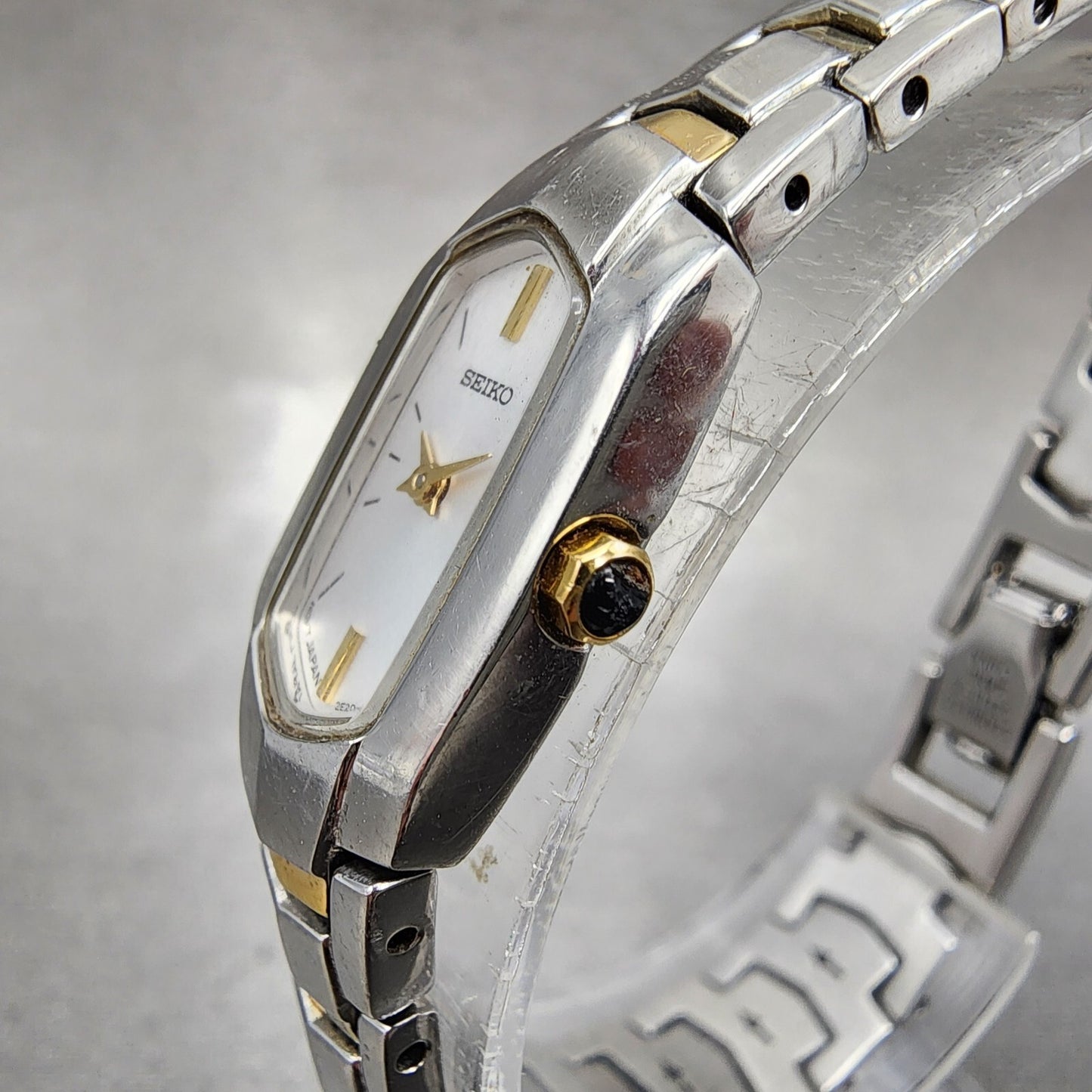 Seiko Watch Women 14mm White Dial Two Tone 2e20-0at0 New Battery
