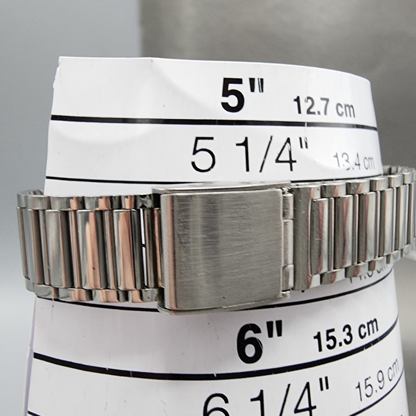 Seiko Alba Urban Watch Women 25mm White Dial Silver Tone Round NewBatt V401-0050
