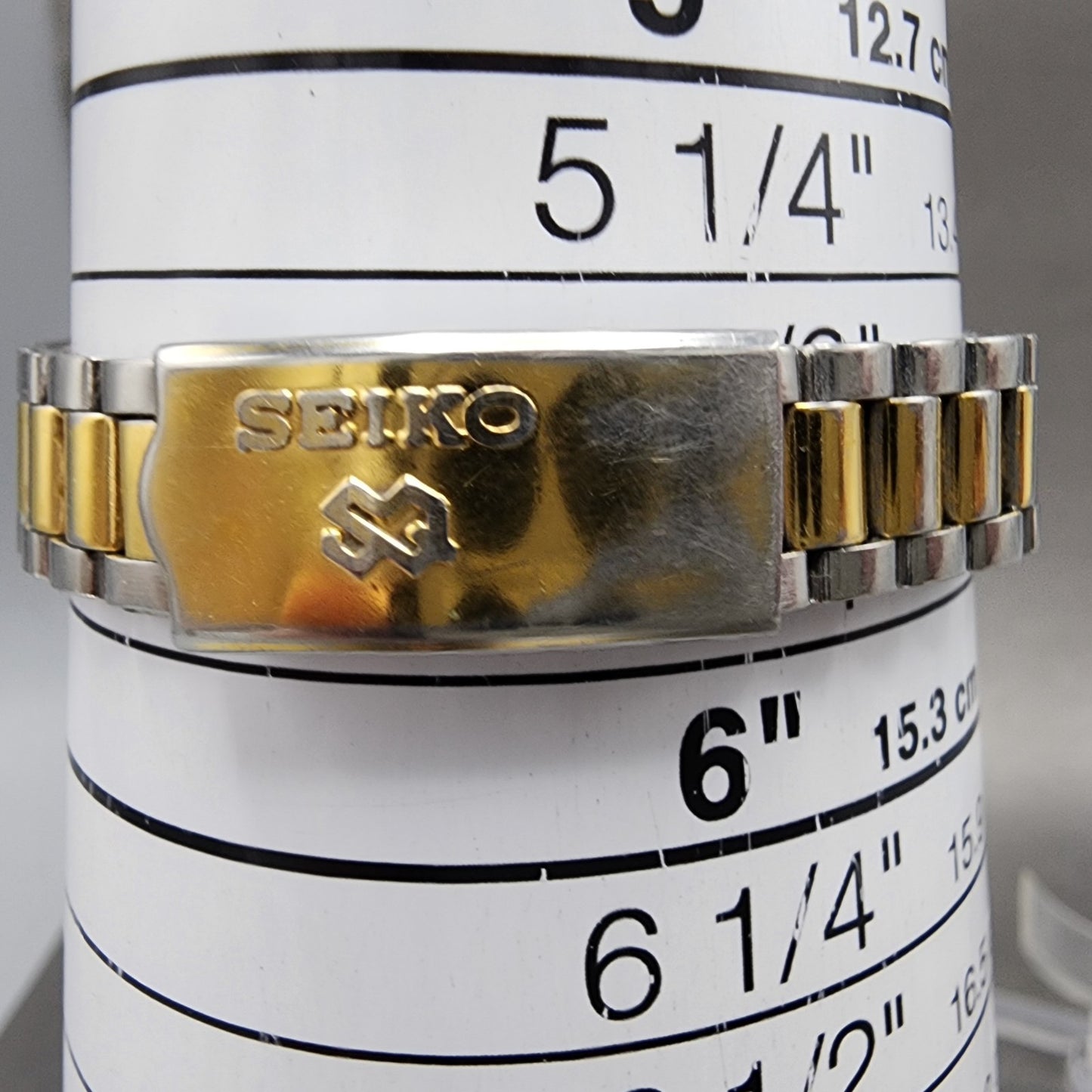 Seiko Watch Women 24mm White Dial Two Tone Daydate Round 3E230A69 New Batt BNK110