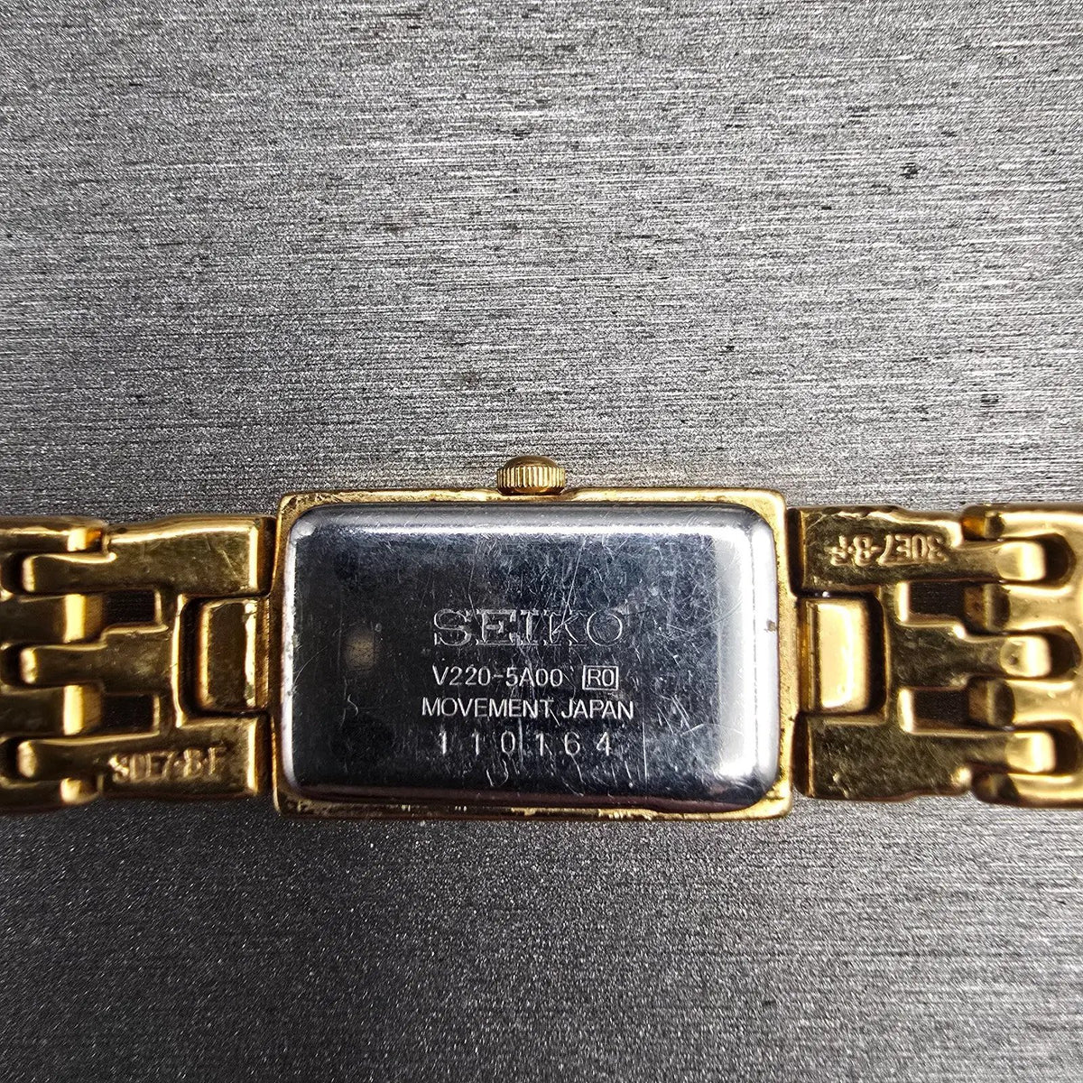 Seiko Watch Women 14mm Blue Dial Gold Tone Rectangle V220-5A00 New Battery10