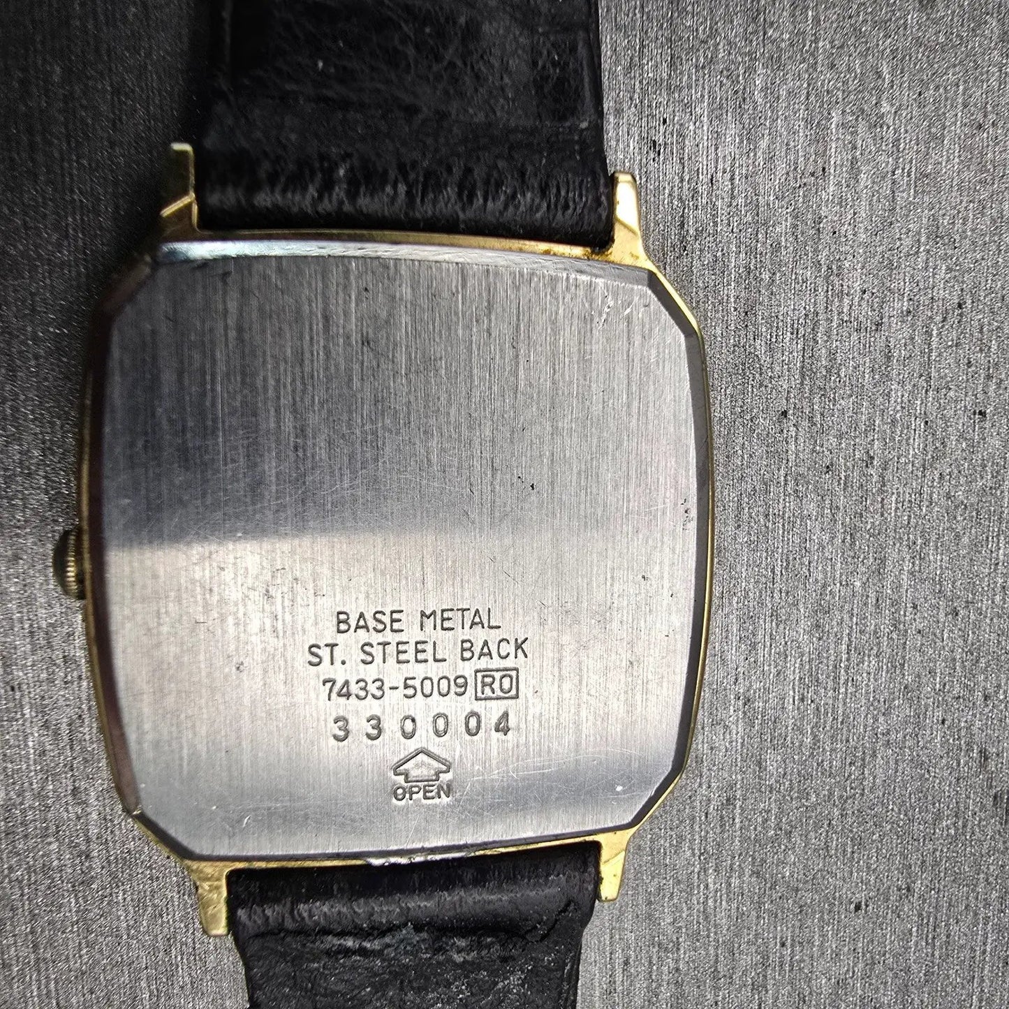 Seiko Watch Men 30mm Gold Dial Gold Tone Rectangle 7433-5009 READ!!! New Battery10