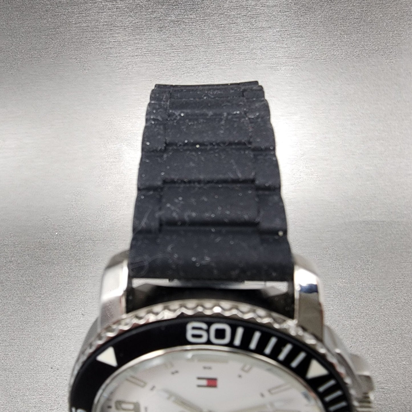Tommy Hilfiger Dive Watch Men 44mm White Dial Steel Date Round New Battery
