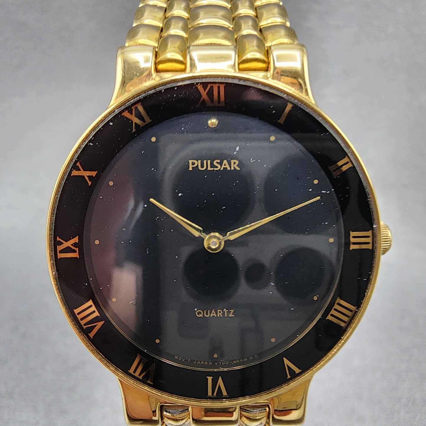 Pulsar Watch Men 32mm Black Dial Gold Tone Round V700-6A30 New Battery