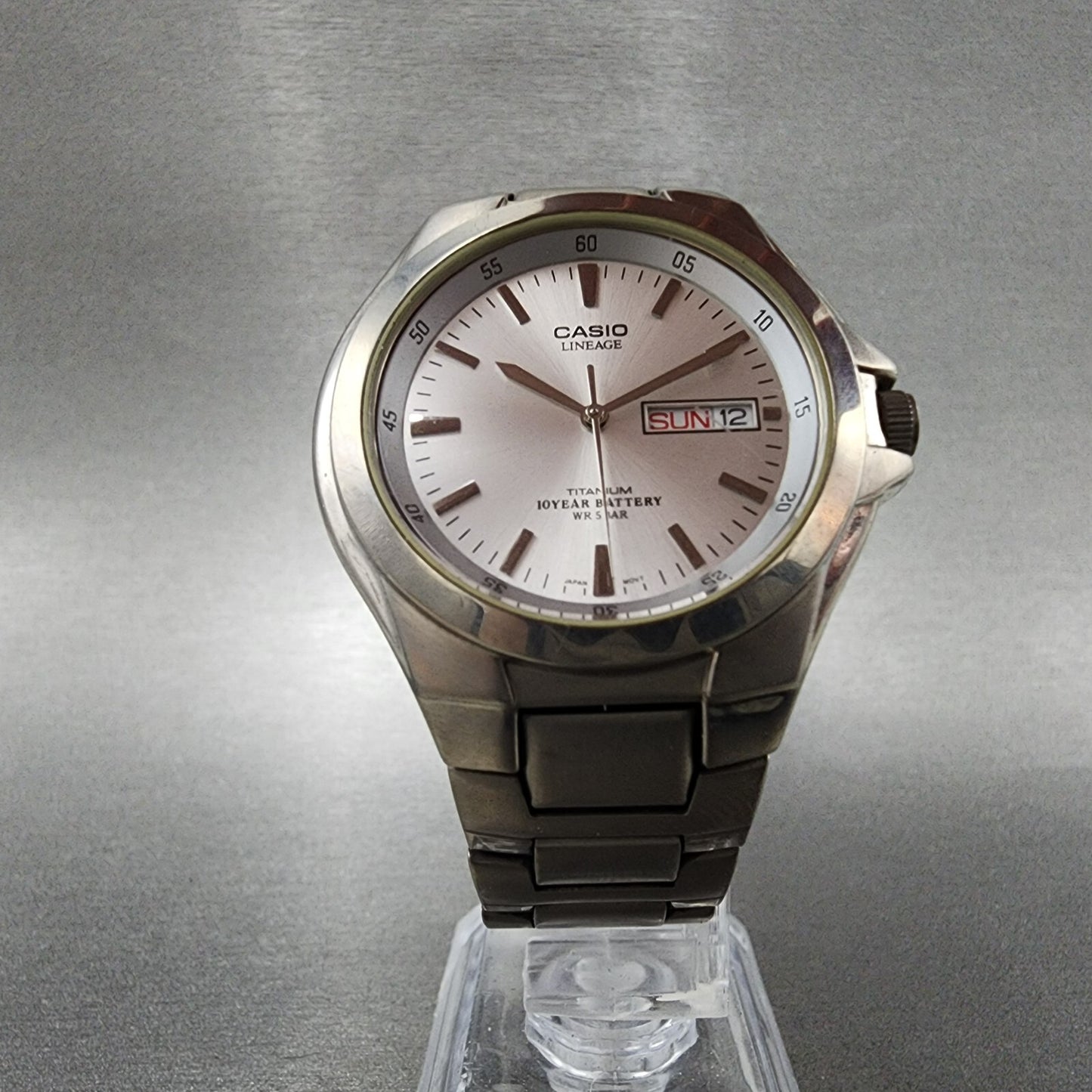 Casio Lineage Titanium Watch Men 38mm Silver Dial Daydate LIN-171J New Battery