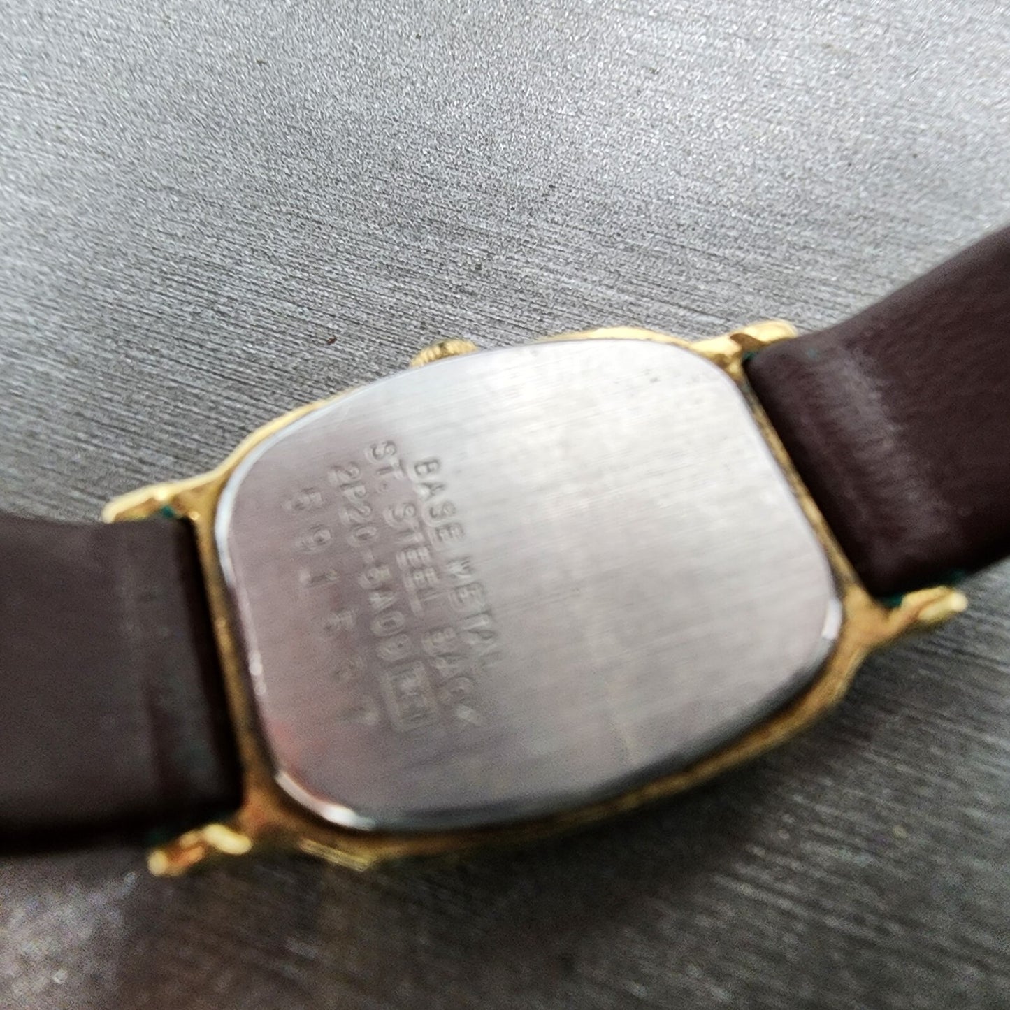 Seiko Tank Watch Women 17mm Brown Dial Gold Tone 2p20-5a09 New Battery
