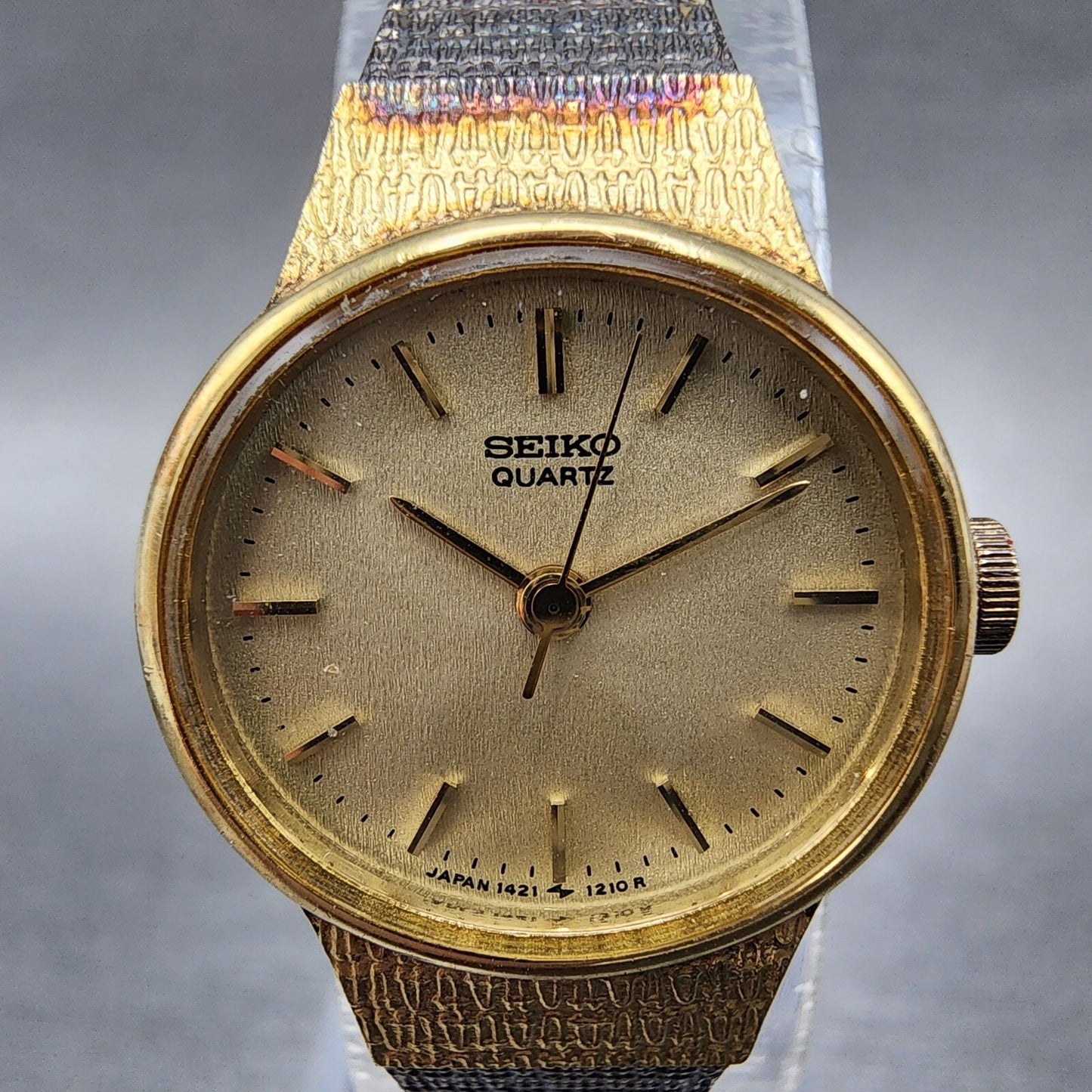 Seiko Watch Women 20mm Champagne Dial Gold Tone Oval 1421-5710 New Battery