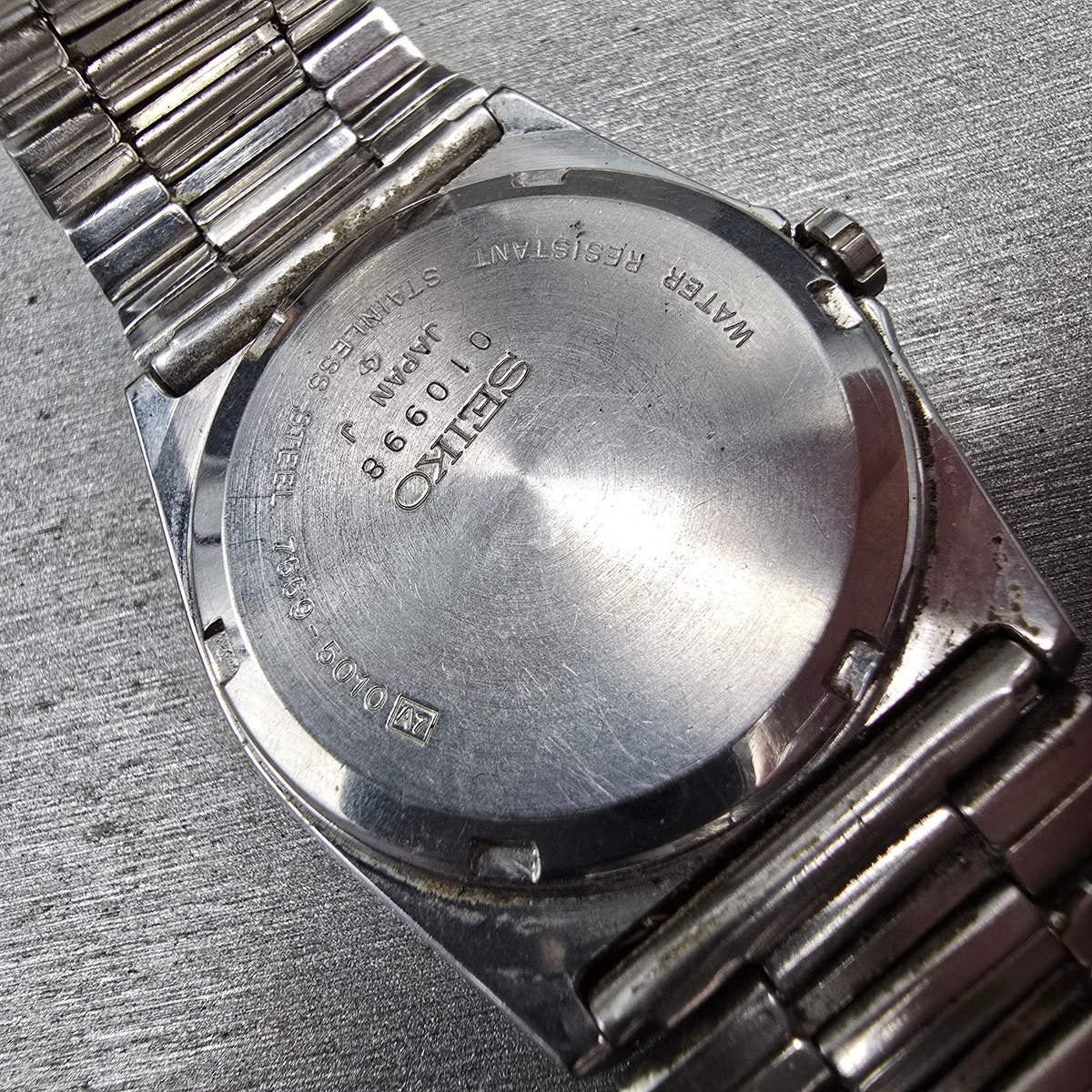 Seiko SQ Watch Men 35mm Silver Dial Silver Daydate Hexagon 7559-5010 New Battery10