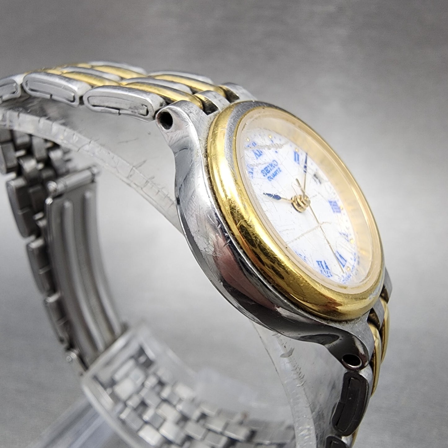 Seiko Watch Women 24mm White Dial Two Tone Date Round 7N82-6B29 New Battery