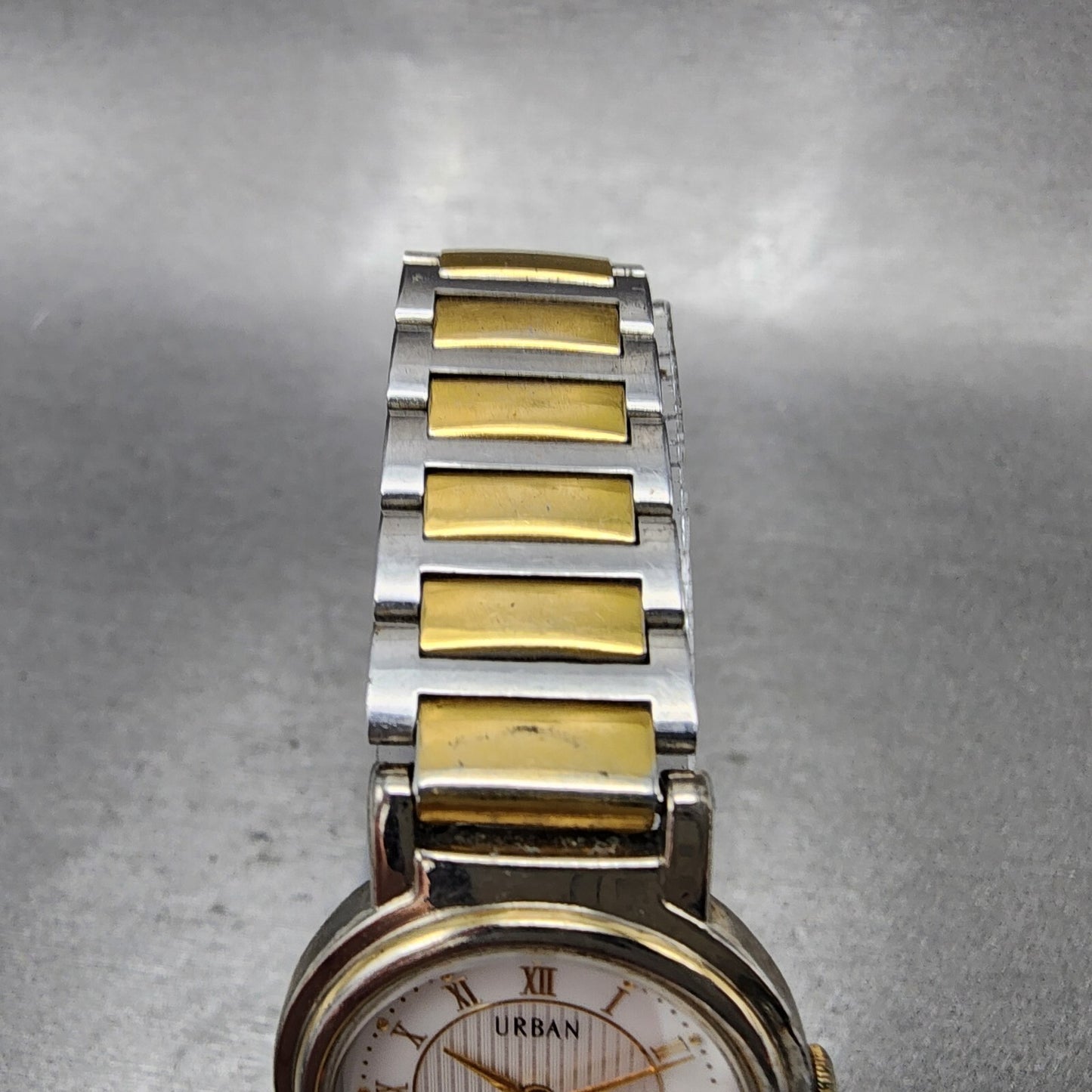 Seiko ALBA URBAN Watch Women 24mm White Dial Two Tone Round V301-6B60 New Batt