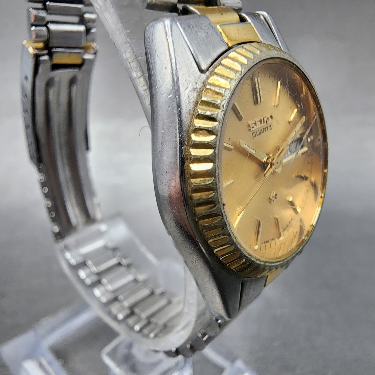 Seiko SQ Watch Women 24mm Champagne Dial Two Tone Daydate 2a23-0030 New Battery