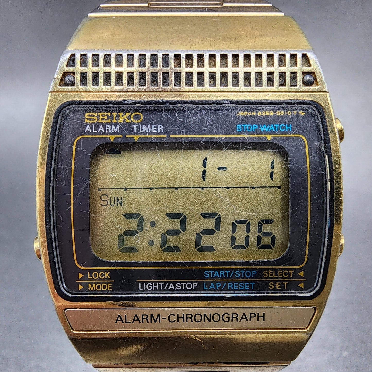 Seiko Digital Watch Men 31mm Digital Gold Tone Rectangle Alarm Chrono New Batt