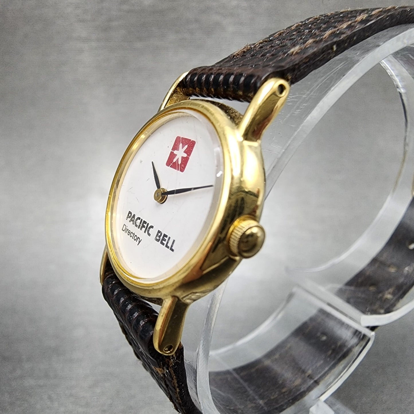 VTG Seiko Watch Women 20mm White Dial Gold Tone Round 2Y00-0A10 New Battery