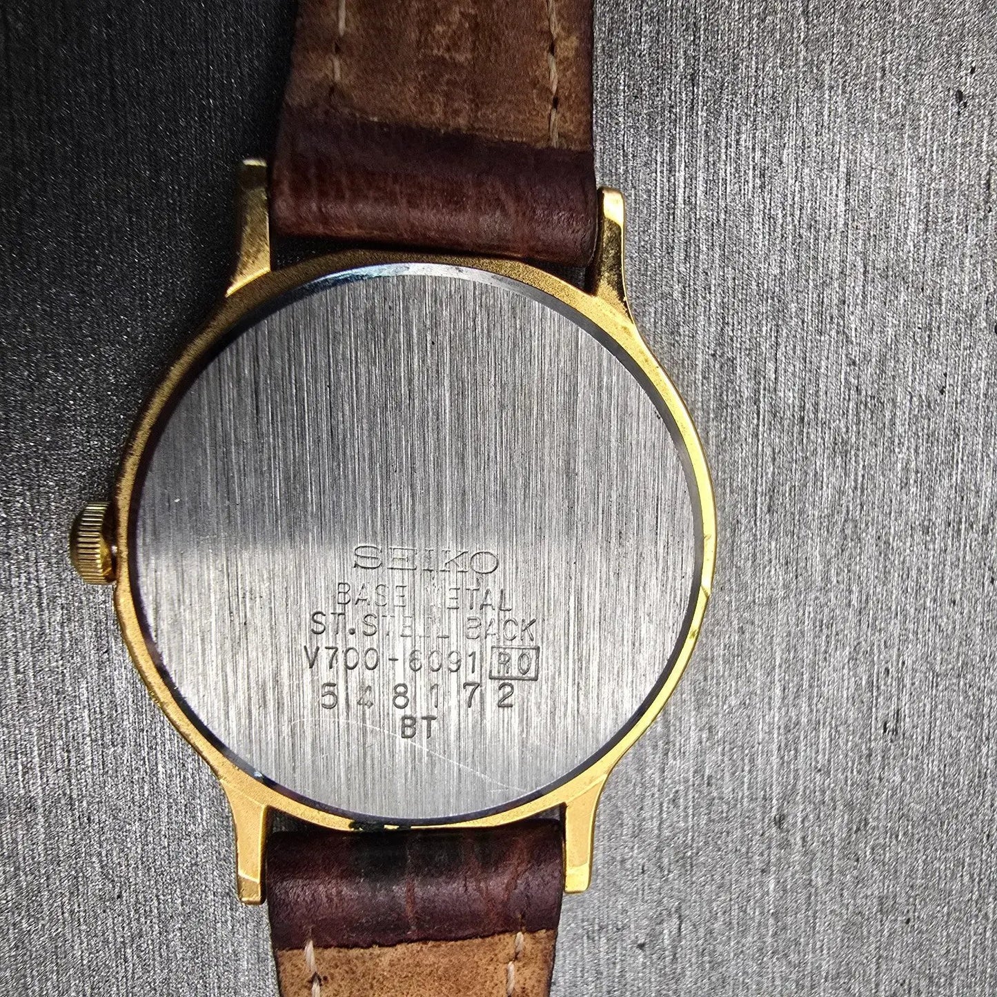 Seiko Watch Women 25mm White Dial Gold Tone Round V700-6091 New Battery Vintage10