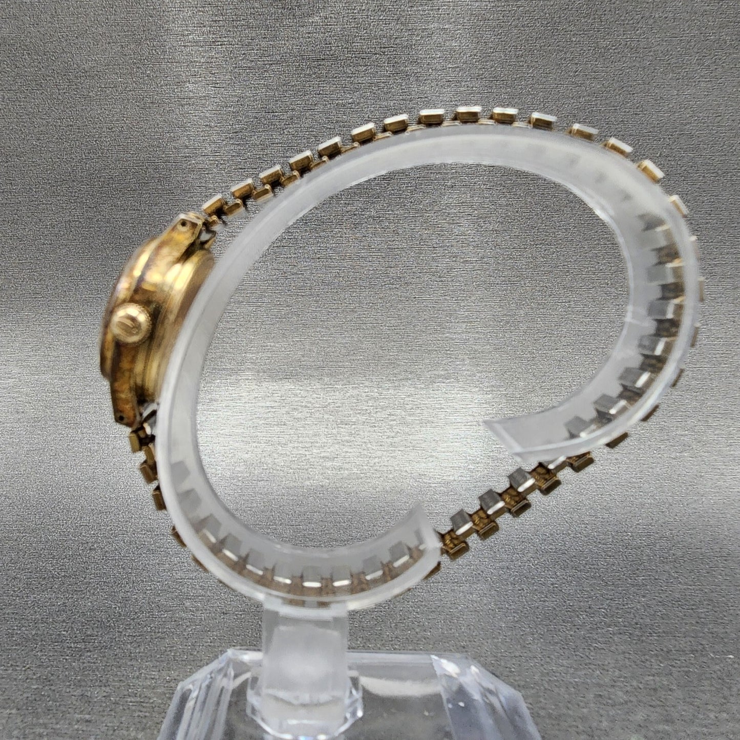 VTG Bulova Accutron Watch Women 22mm Gold Dial Gold Tone Round N8 PARTS