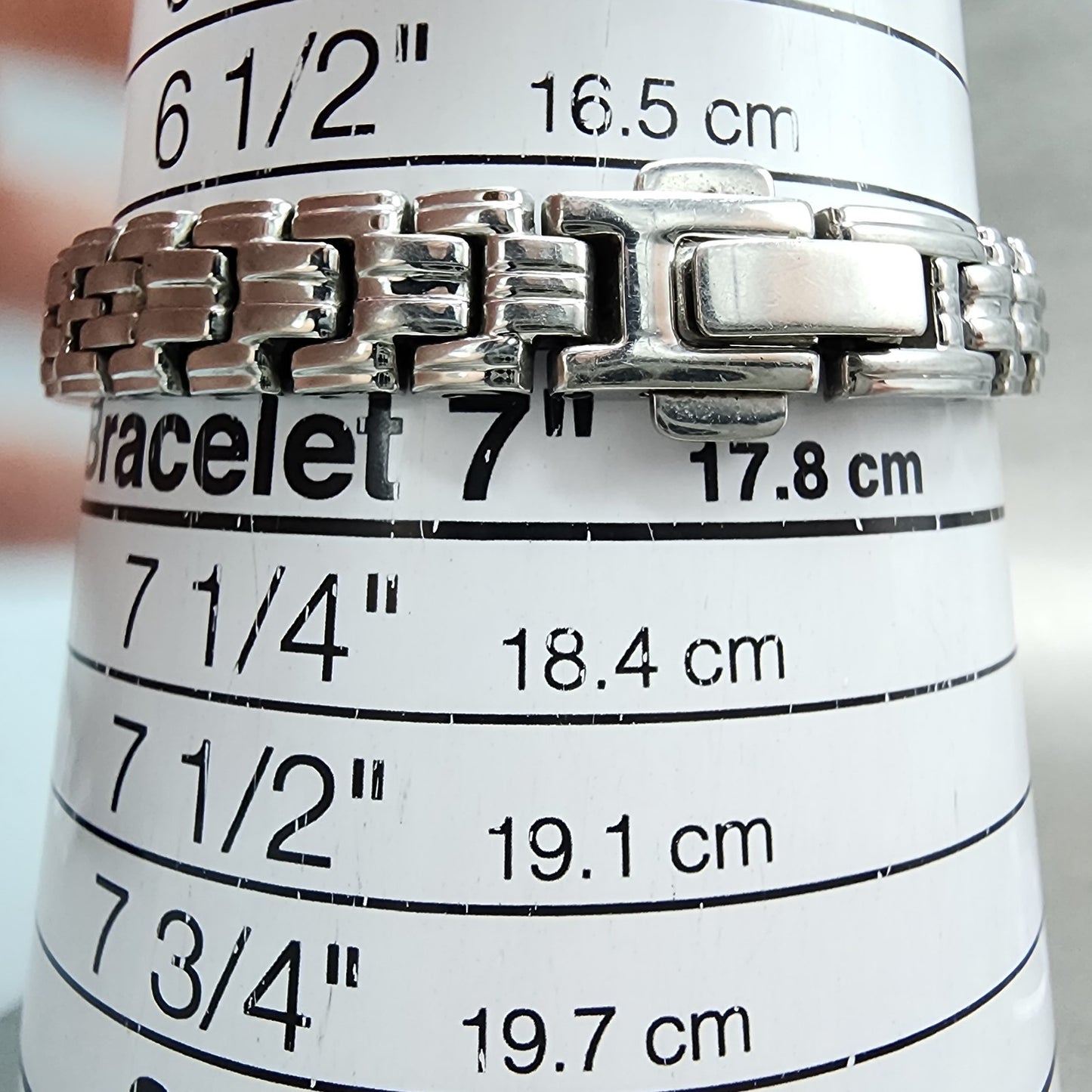 Citizen EcoDrive Watch Women 21mm White Dial Silver Tone Round B023 Runs9