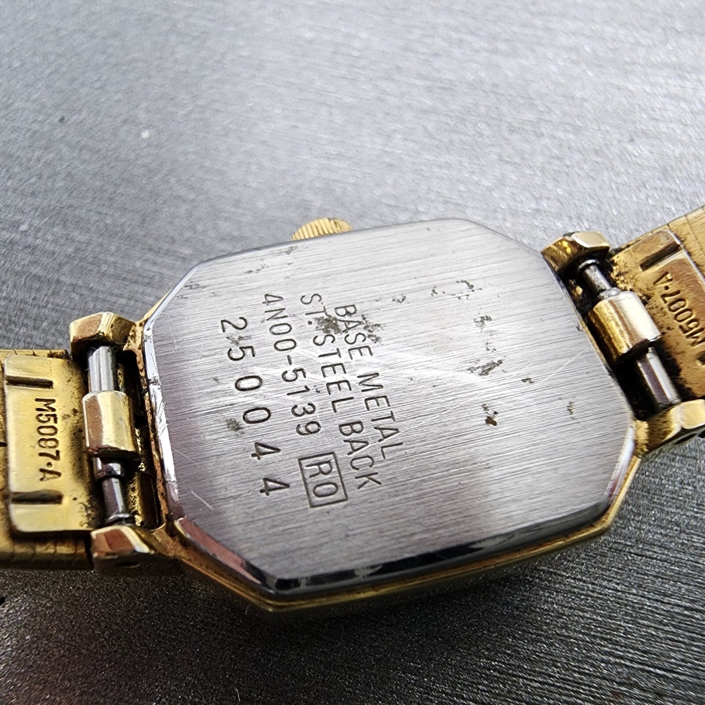 Seiko Watch Women 17mm Black Dial Gold Tone Octagon 4N00-5139 New Battery B123