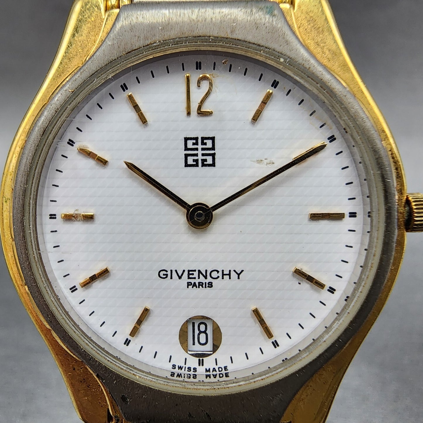 Givenchy Watch Women 32mm White Dial Two Tone Date Round 621 New Battery