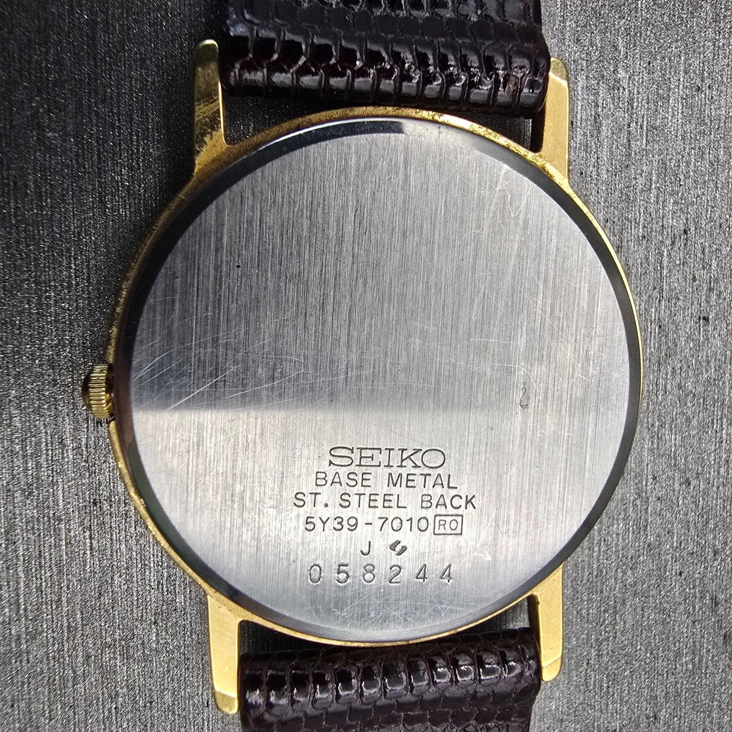 Seiko Watch Men 32mm Gold Dial Gold Tone Date Round 5Y39-7010 New Battery VTG10