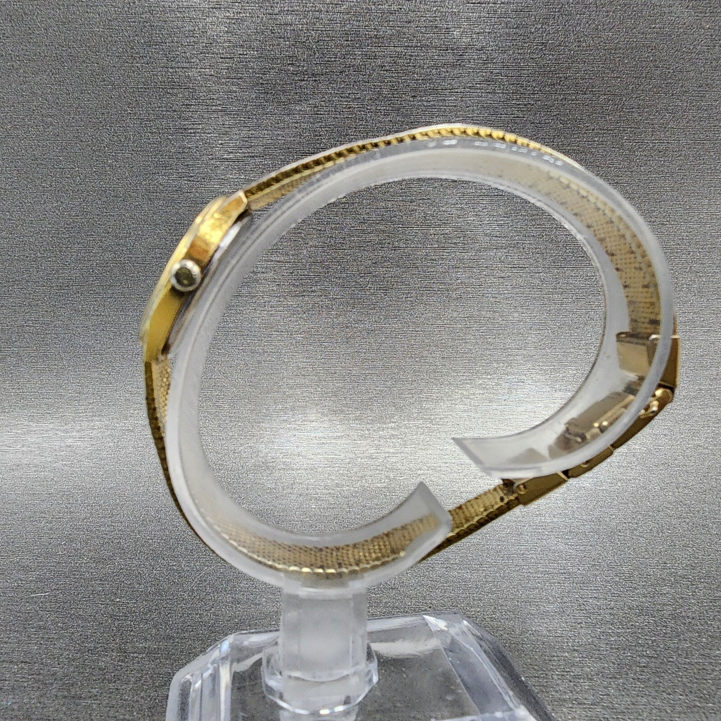 Seiko Watch Women 17mm Champagne Dial Gold Tone Oval 1400-5089 New Battery