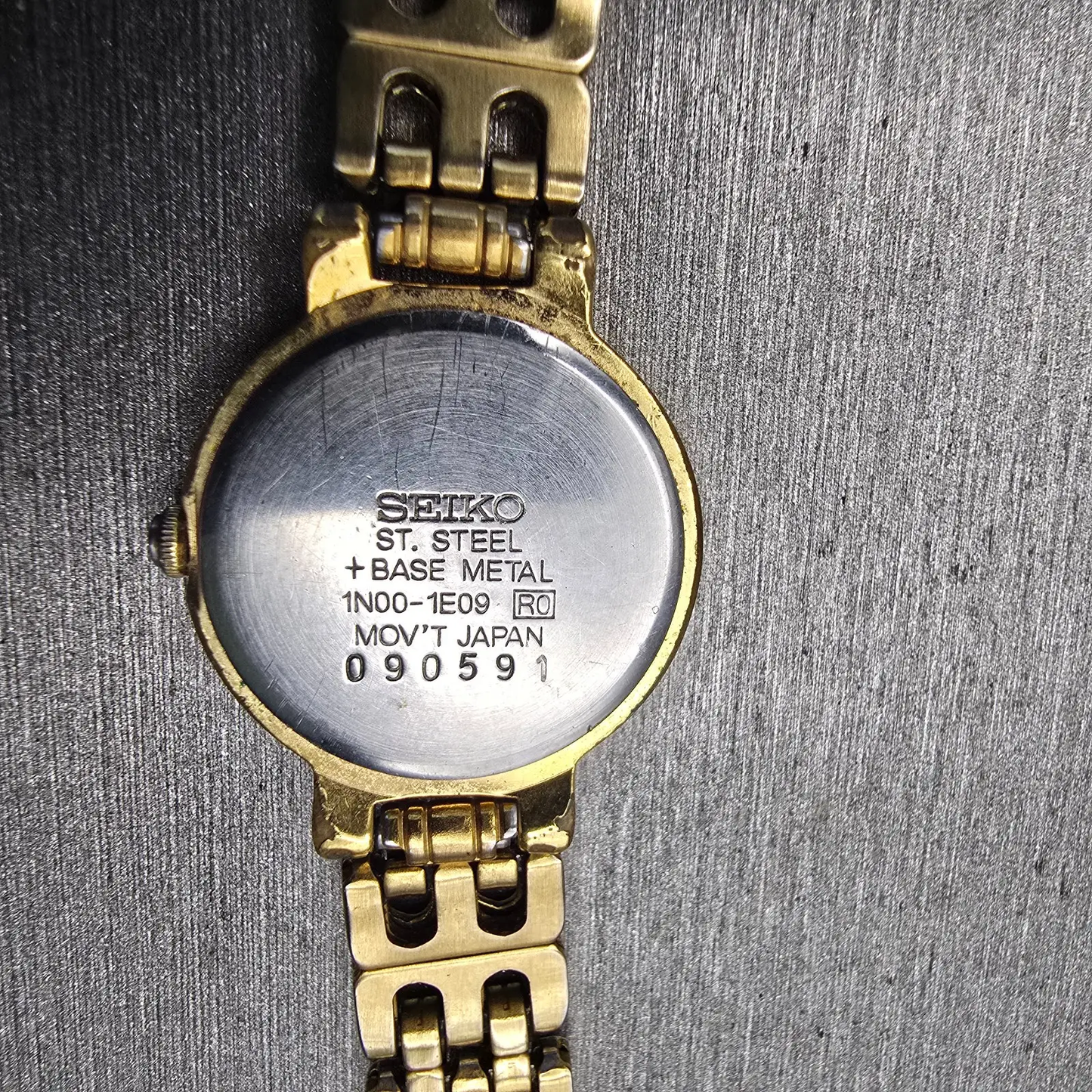 Seiko Watch Women 21mm Gold Dial Gold Tone Round 1N00-1E09 New Battery Vintage10