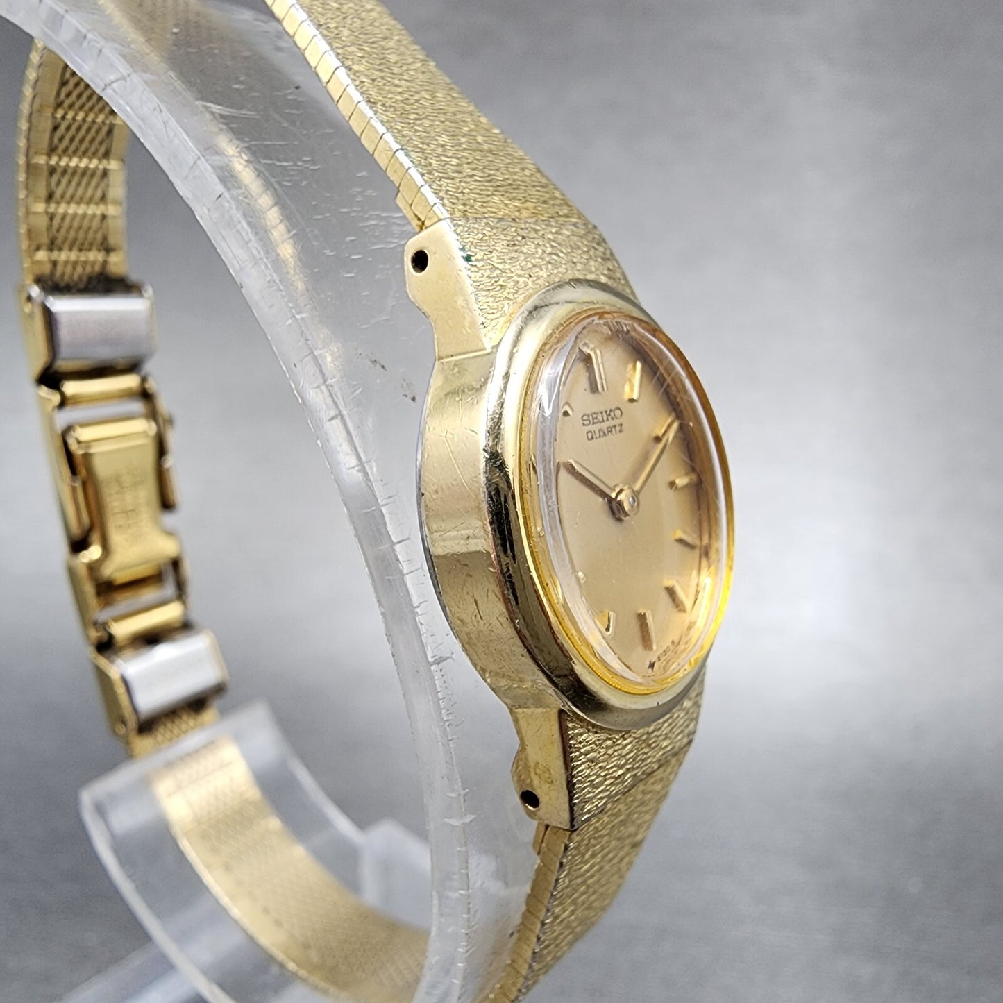 Seiko Watch Women 17mm Gold Dial Gold Tone Oval 1400-8339 New Battery