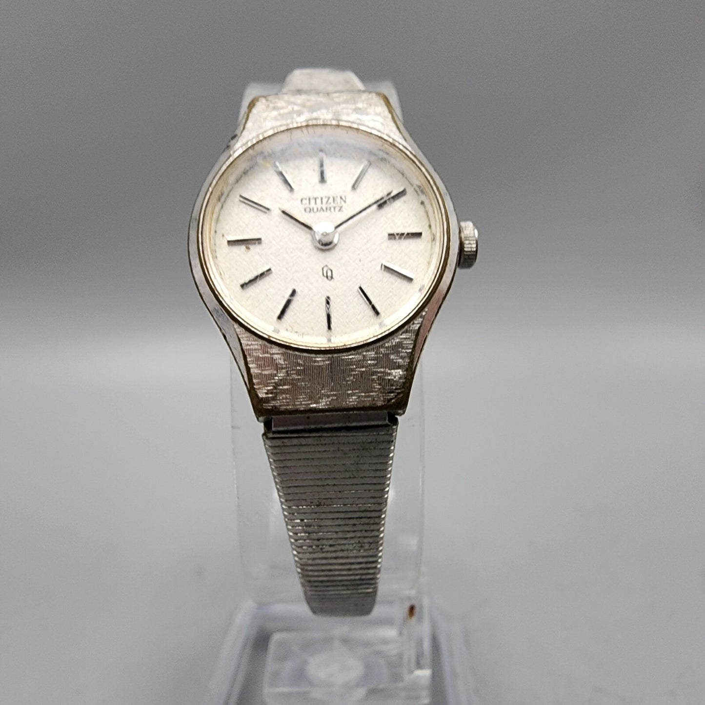 VTG Citizen CQ Watch Women 20mm Silver Dial Silver Tone 4-830385 New Battery