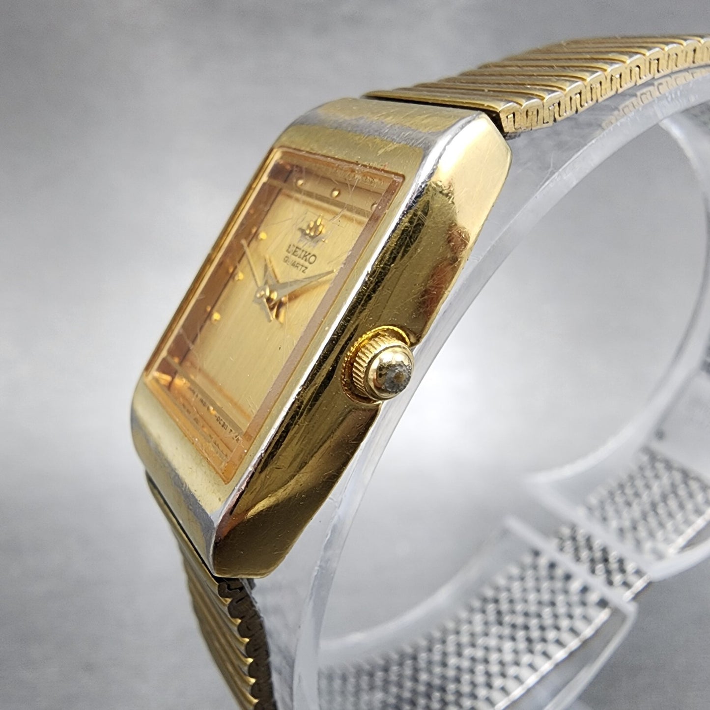 Seiko Tank Watch Women 16mm Gold Dial Gold Tone Rectangle 1N01-5A00 New Battery