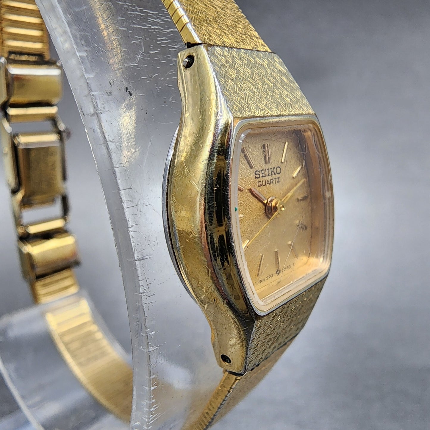 Seiko Watch Women 17mm Gold Dial Gold Tone Hexagon 2P21-5A29 New Battery