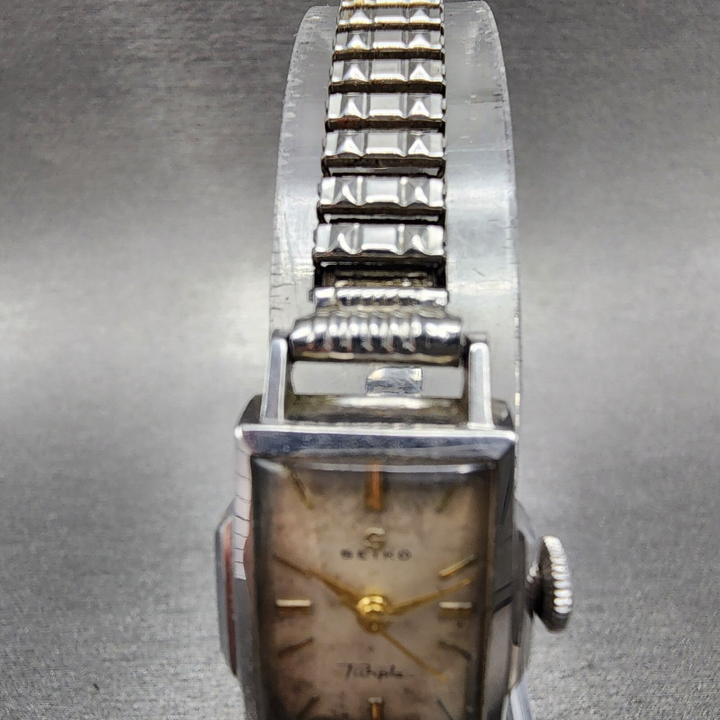 Seiko Purple Watch Women 14mm Cream dial Silver Tone Manual Wind Runs 5219
