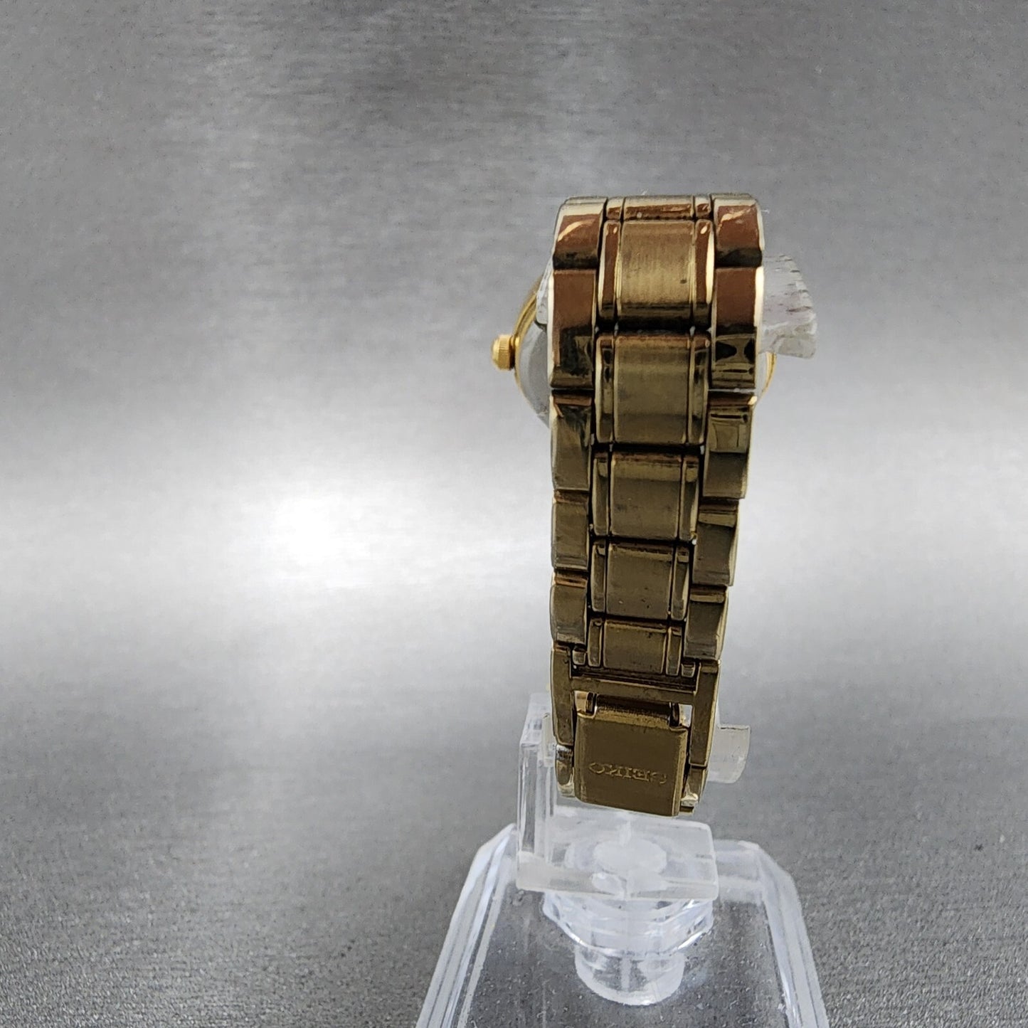Seiko Watch Women 25mm Cream Dial Gold Tone Round V701-2H30 New Battery