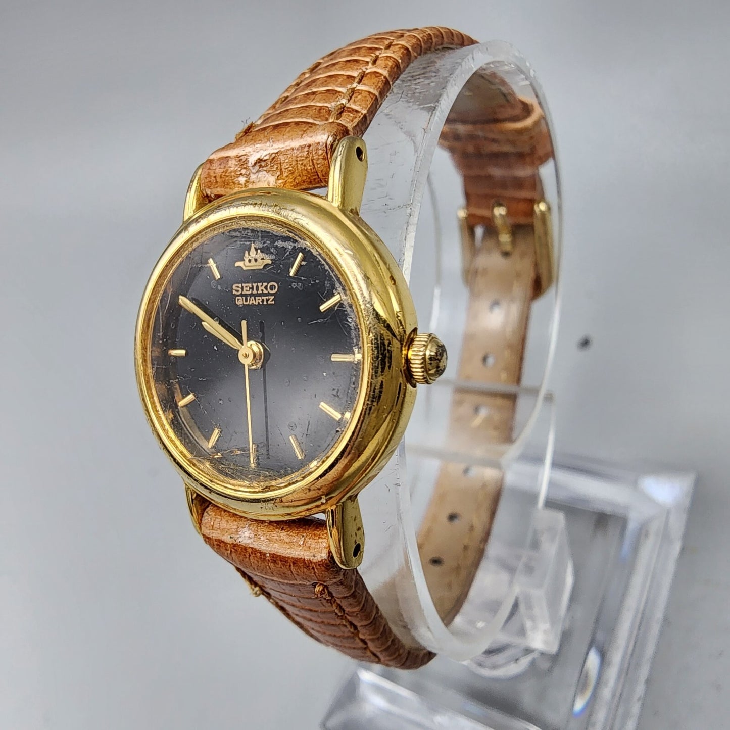 Vintage Seiko Watch Women Gold Tone Black Dial Round 1N01-0E20 New Battery