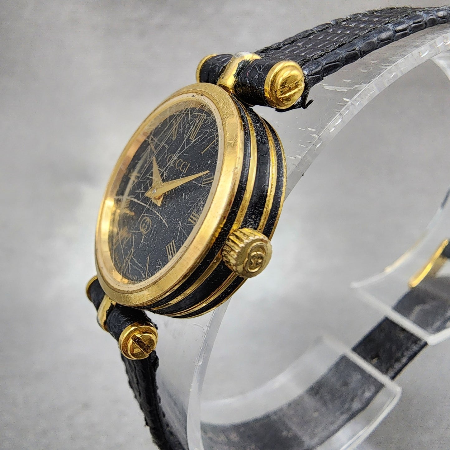 Gucci 2000L Watch Women 21mm Black Dial Gold Tone Round VTG New Battery