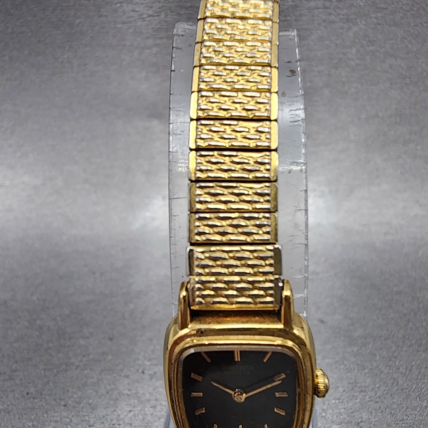 VTG Seiko Watch Women 17mm Black Dial Gold Tone Rectangle 1N00-5K29 New Battery