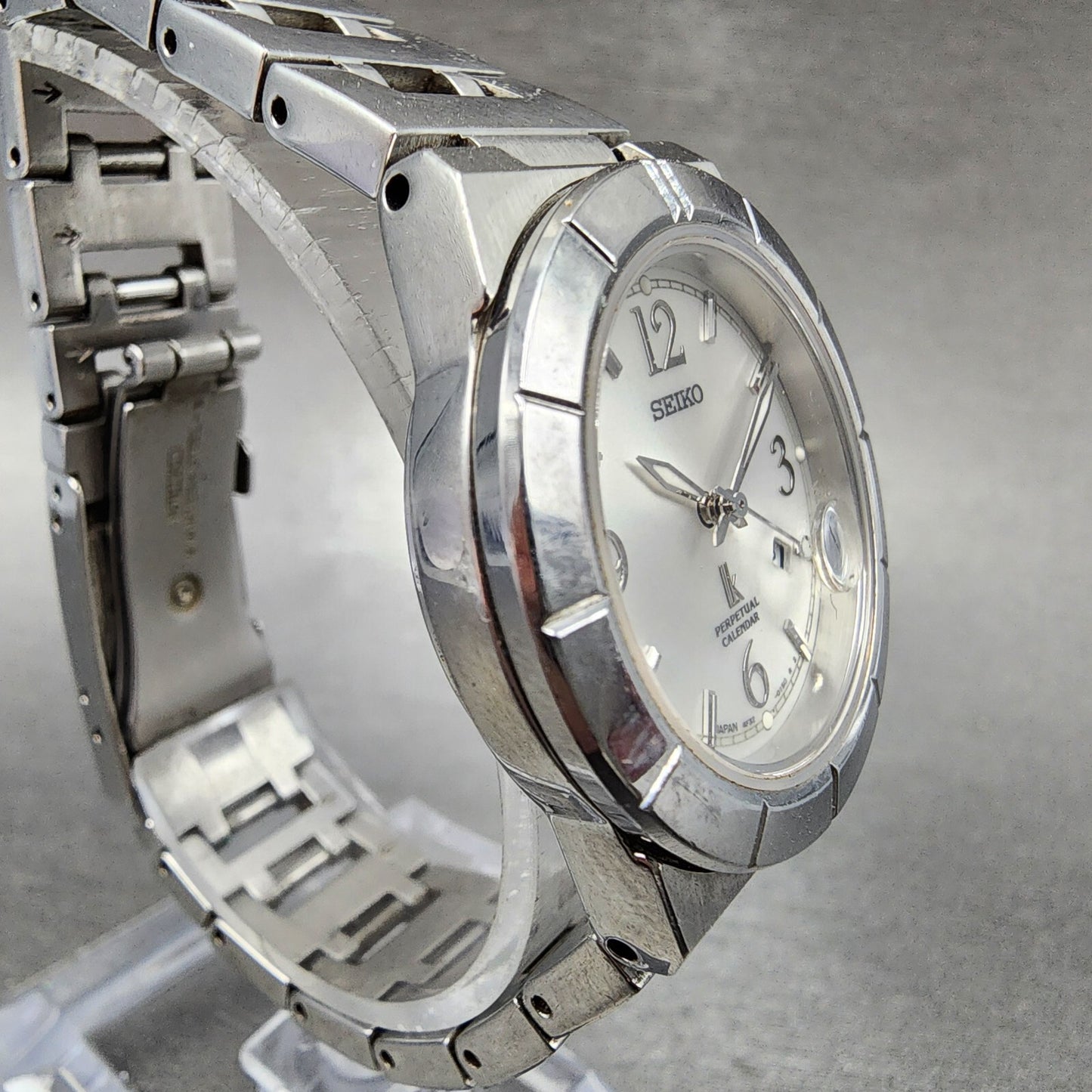 Seiko Lukia Perpetual Calendar Watch Women 30mm Silver Dial Steel 4f32-0130 PART