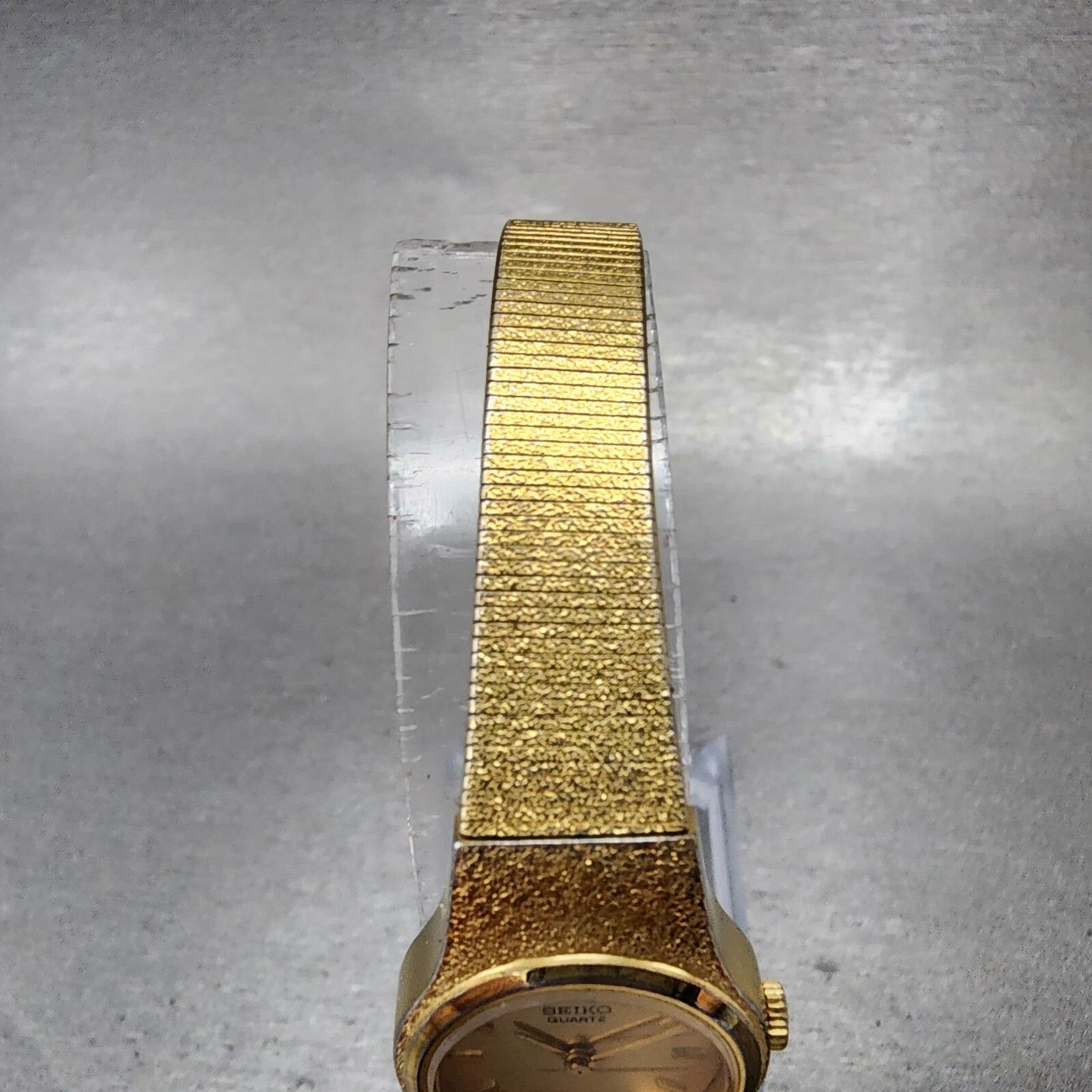 Seiko Watch Women 20mm Gold Dial Gold Tone Round 8Y21-0200 New Battery