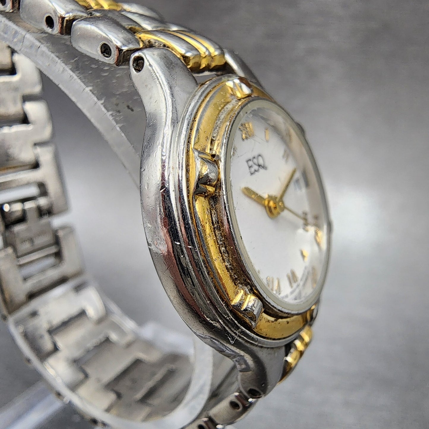 ESQ Watch Women 27mm Silver Dial Two Tone Date Round New Battery Vintage