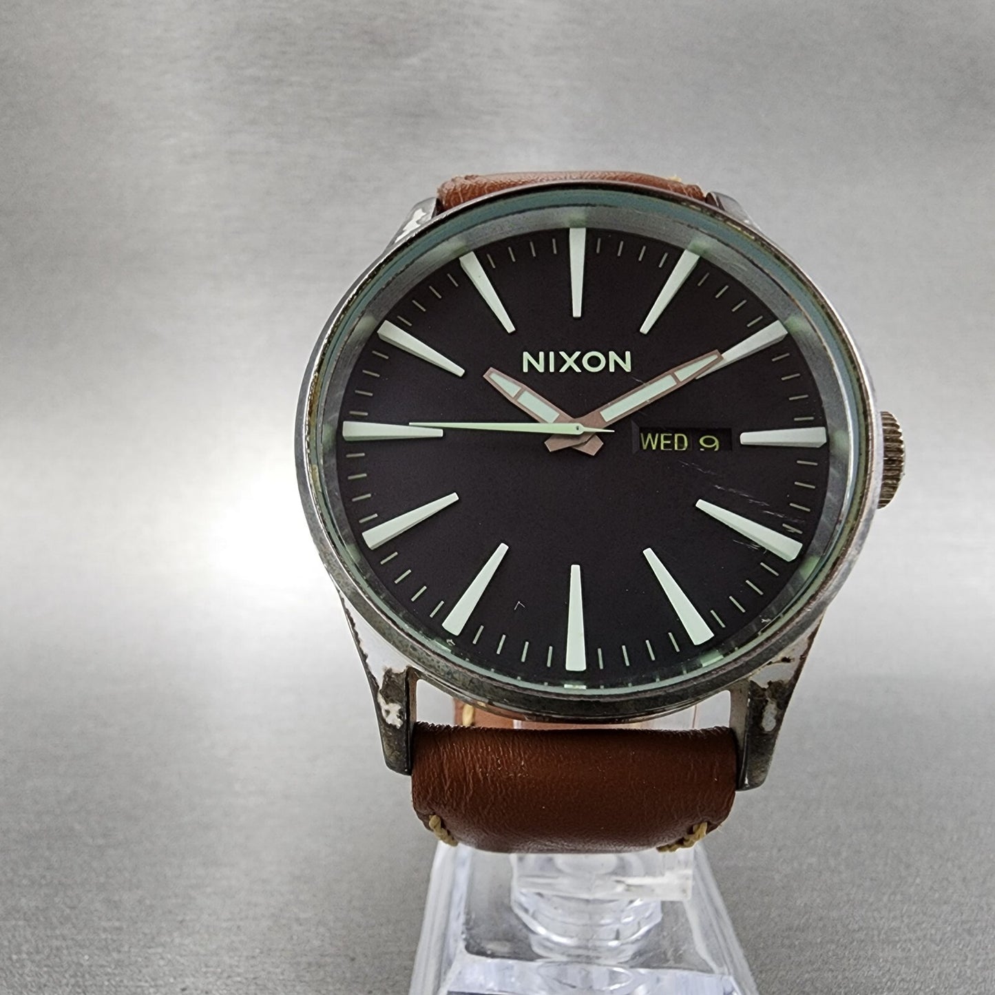 Nixon Sentry Watch Men 42mm Black Dial Silver Tone Daydate Round New Battery