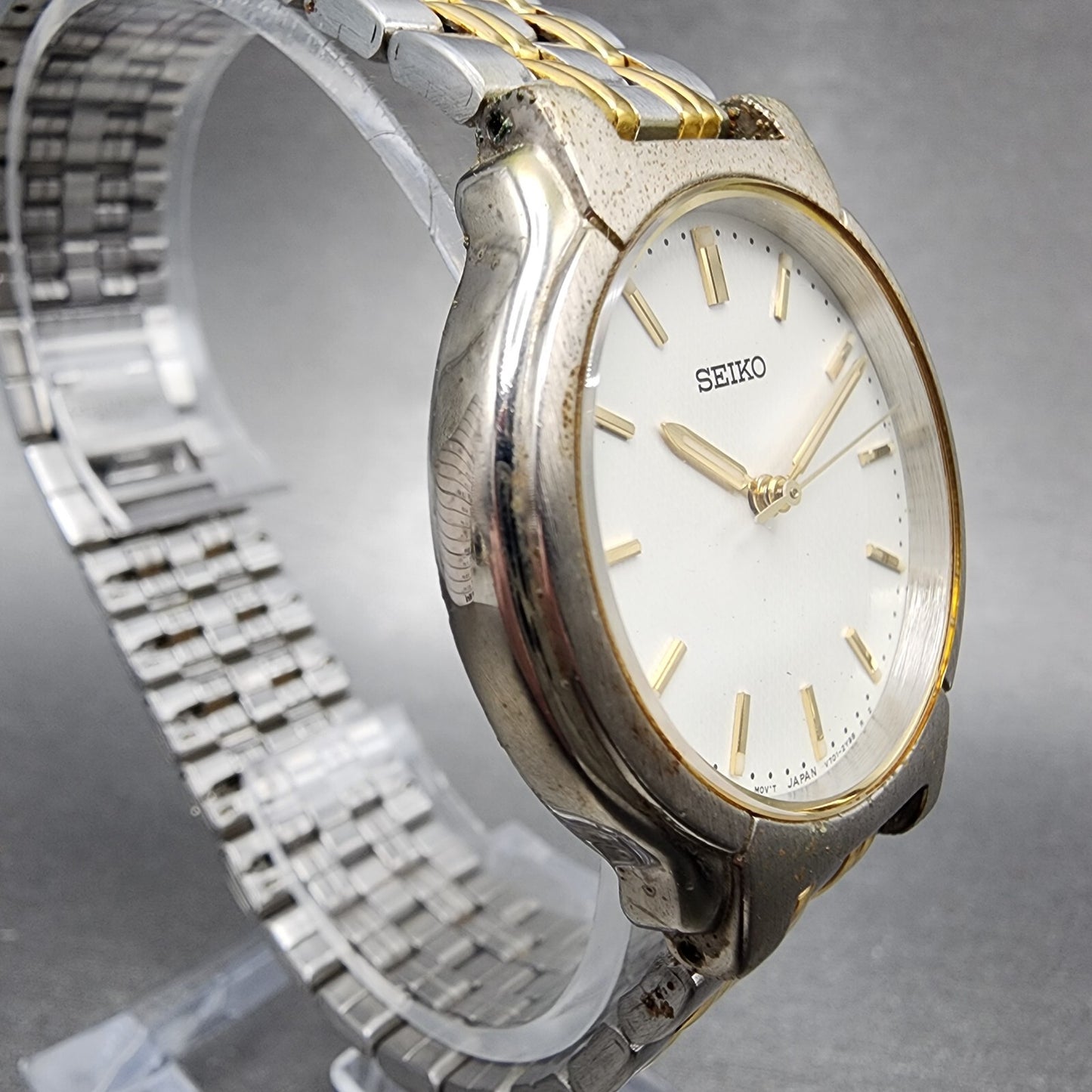 Seiko Watch Men 32mm White Dial Two Tone Round v701-2b50 New Battery
