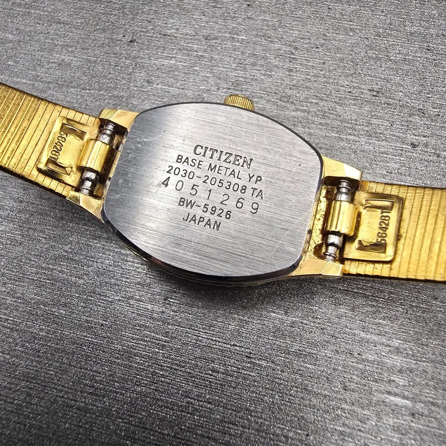 Citizen Watch Women 18mm Champagne Dial Gold Tone Oval 2030-205308 New Battery10