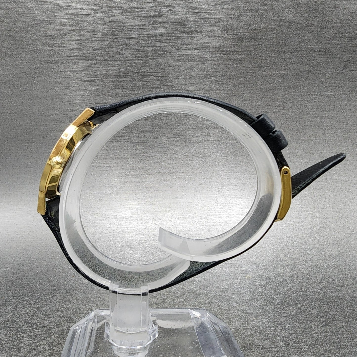 Movado Museum Watch Women 25mm Black Dial Gold Tone Round 87-25-832 New Batt B12
