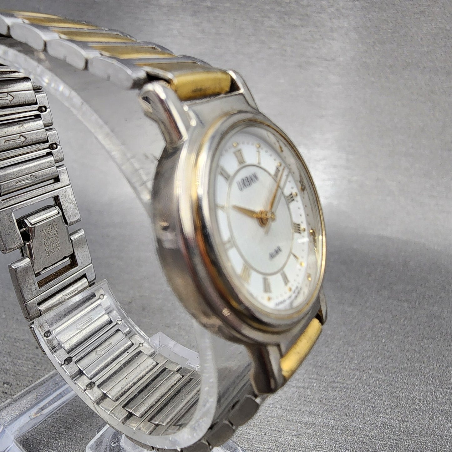 Seiko ALBA URBAN Watch Women 24mm White Dial Two Tone Round V301-6B60 New Batt