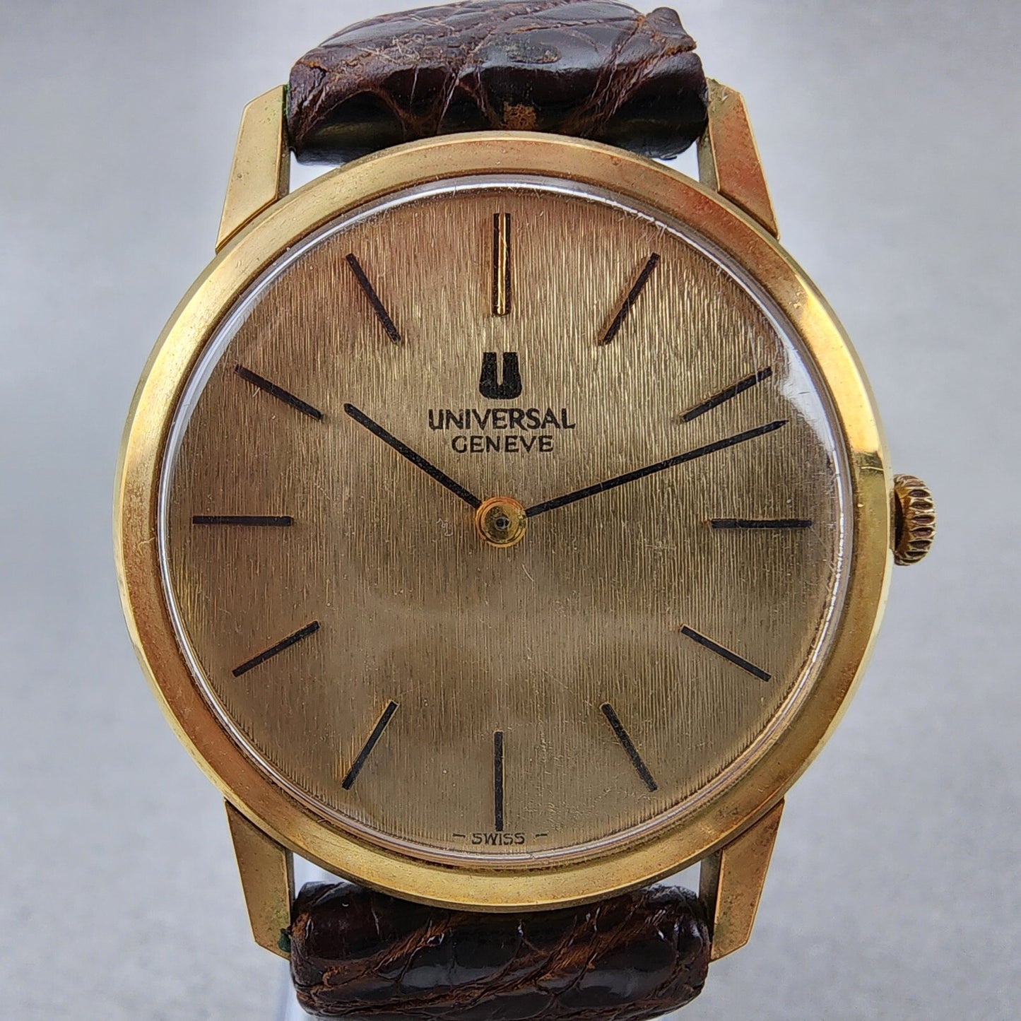 Universal Geneve Watch Men 32mm Gold Dial Gold Tone Manual Wind Runs 542136