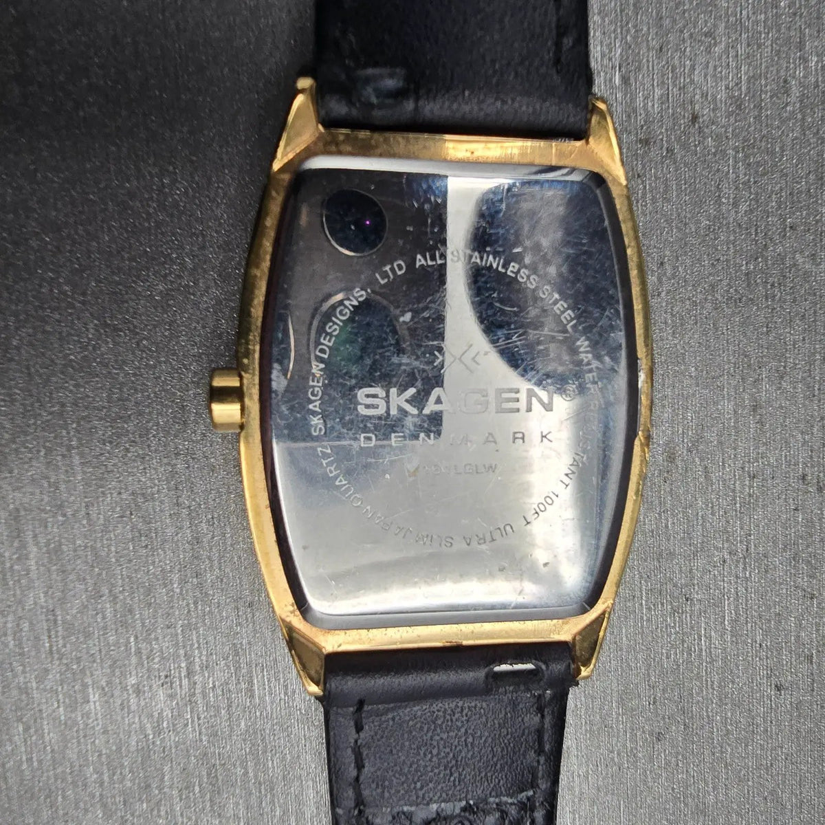 Skagen Watch Men 29mm White Dial Gold Tone Tonneau 181LGLW New Battery10