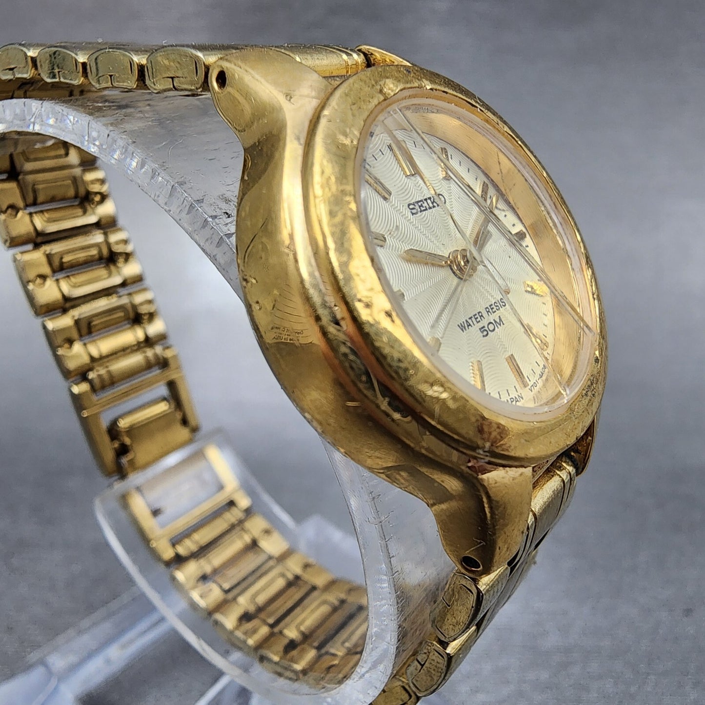 Seiko Watch Women 25mm Cream Dial Gold Tone Round V701-2H30 New Battery