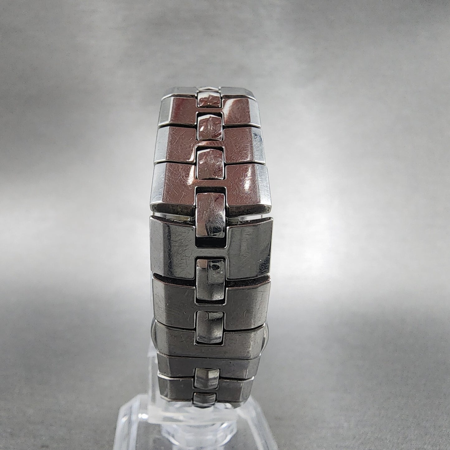 Bulova Accutron Watch Women 22mm MOP Dial Steel NO BACK !!!! 26R33 New Battery