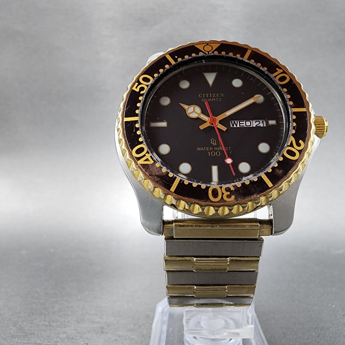Citizen CQ Dive Watch Men 40mm Black Dial Two Tone Daydate Round New Battery