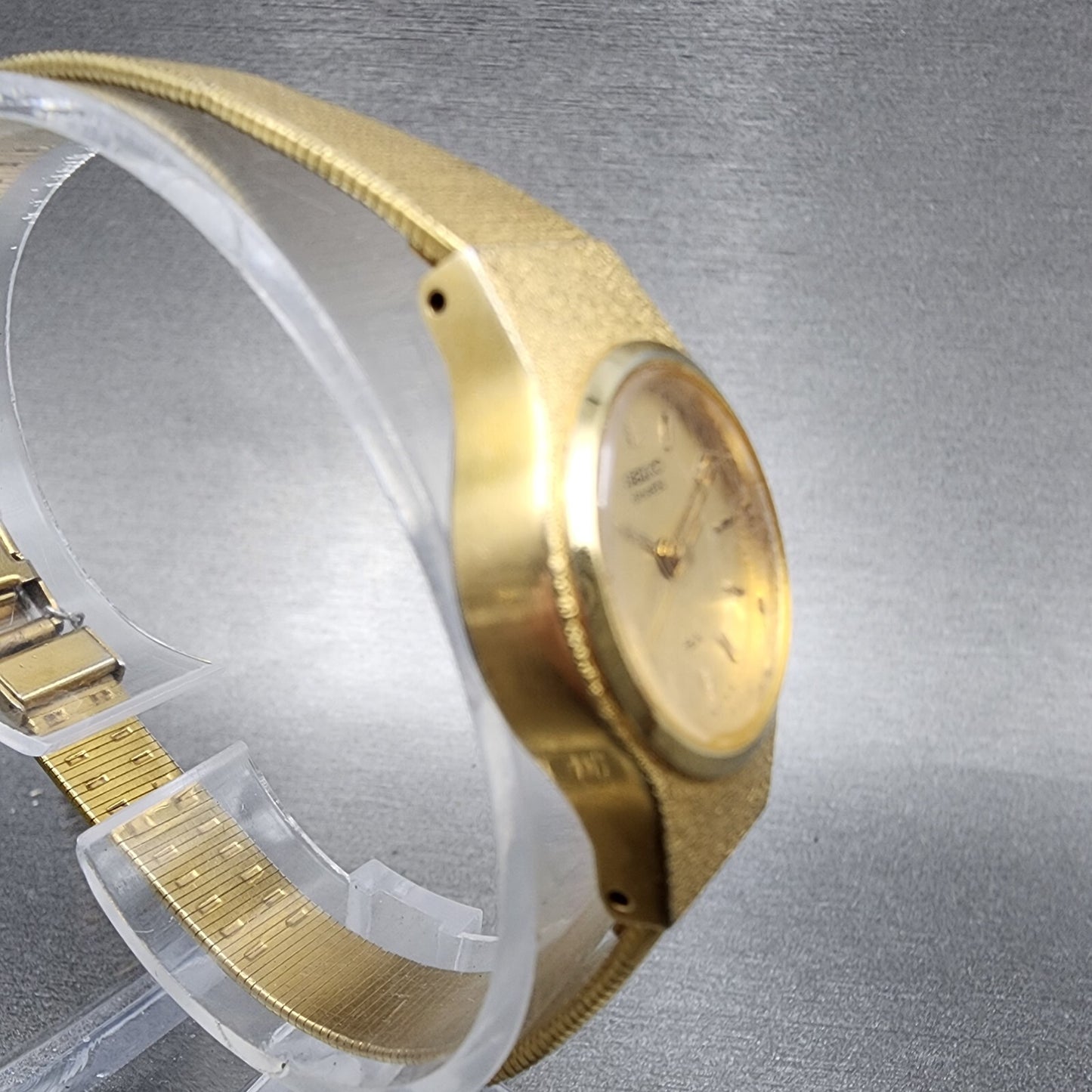 Seiko SX Watch Women 20mm Gold Dial Gold Tone Round 8Y21-0020 New Battery